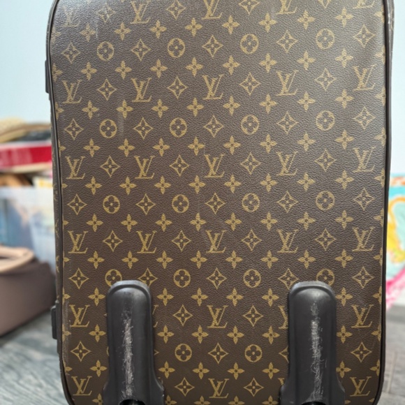Louis Vuitton Roller Bag - Picture 10 of 11